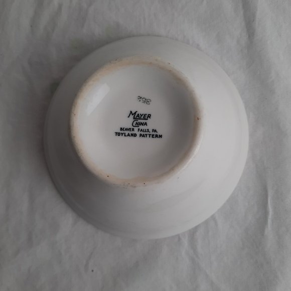 RARE FIND 4-piece set Mayer China - Toyland Pattern - 2 plates, bowl, cup - Picture 7 of 16